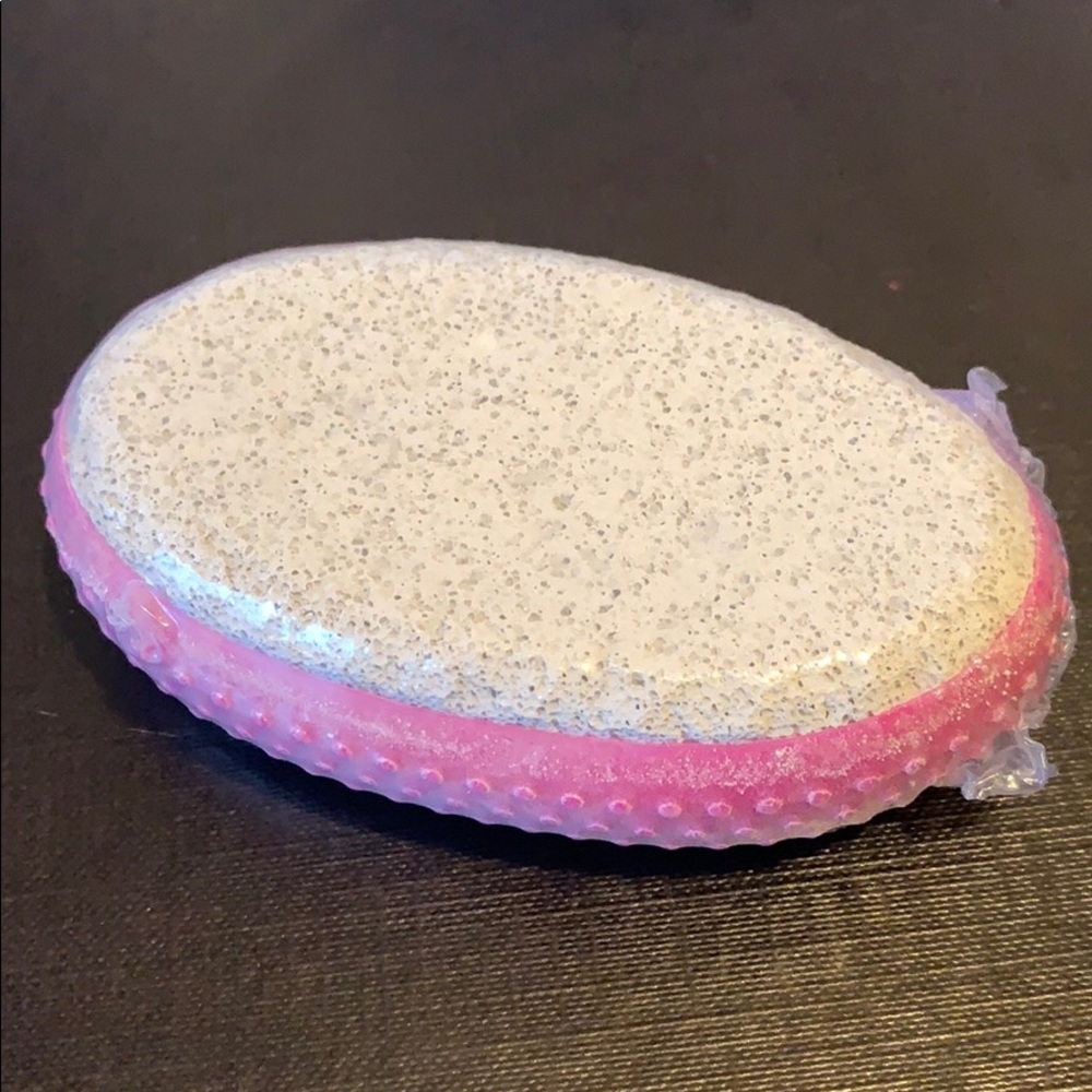 Sassy+Chic pumice stone with grip